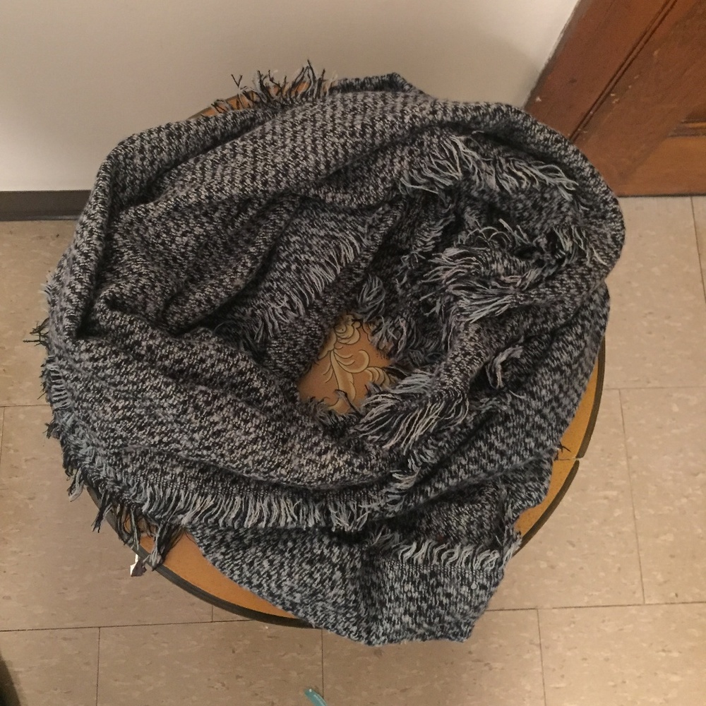 Ann Taylor Black and White Scarf